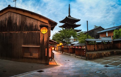 Explore Gion On A Guided Tour