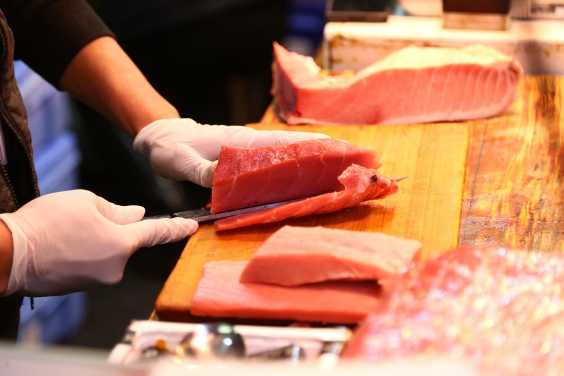5 Day Tokyo & Mount Fuji Private Tour Package - Japanese Sushi Food Shop At Tsukiji Fish Market.